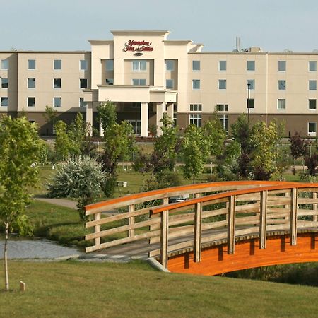 Hampton Inn & Suites Red Deer Exterior photo