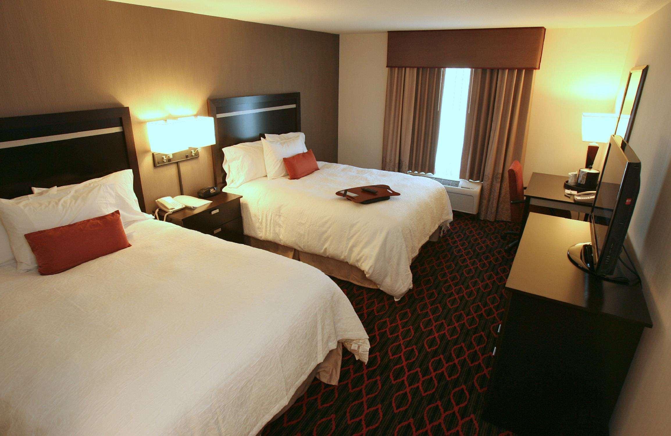 Hampton Inn & Suites Red Deer Room photo