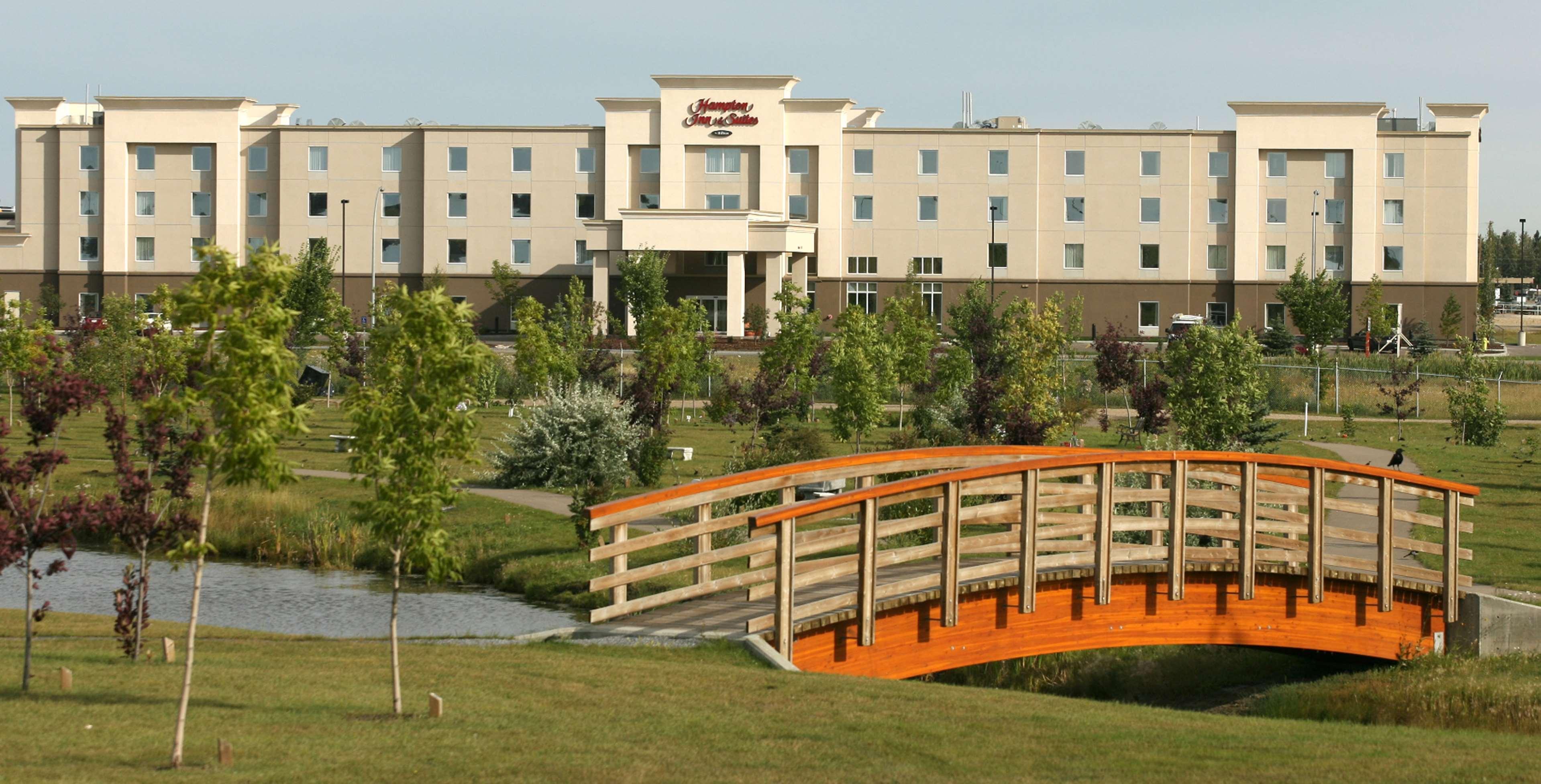 Hampton Inn & Suites Red Deer Penhold Exterior photo