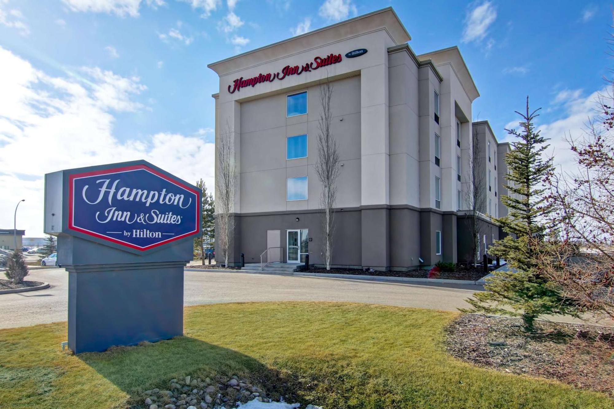 Hampton Inn & Suites Red Deer Exterior photo